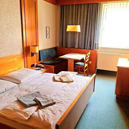 Hirsch & Restaurant Hotel Hypolz